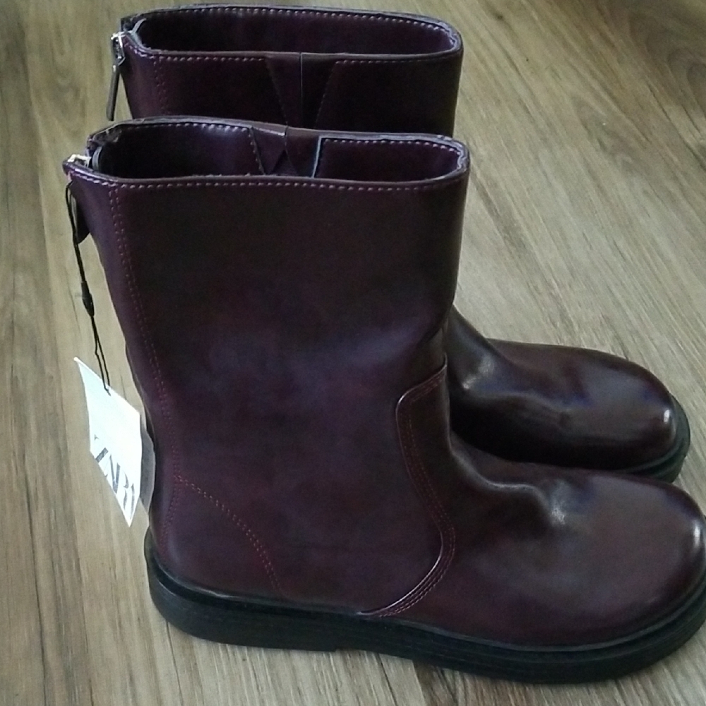Zara Ankle Boot With Track Sole Beautiful❣